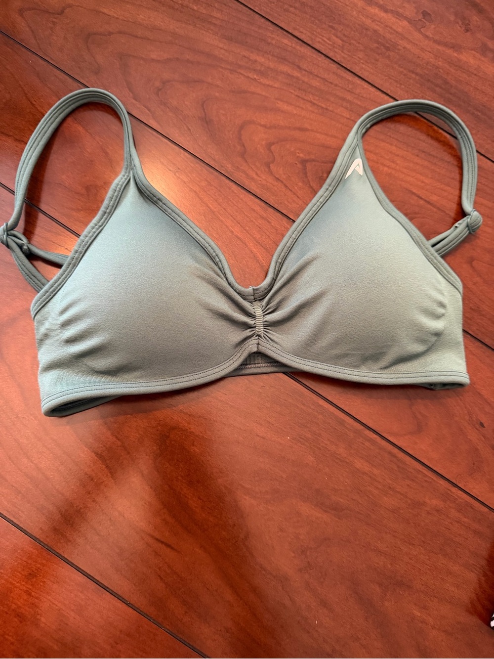 Alphalete sandy bra juniper green